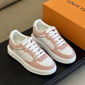 Louis Vuitton LV Sneakers 4 00 cover 02679b11