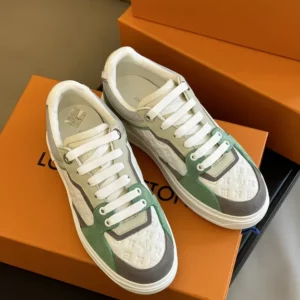 Louis Vuitton LV Sneakers 5 00 cover 196cb024