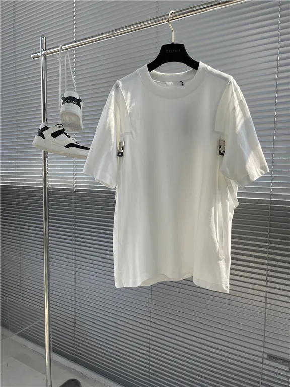 Prada tshirt 1 00 cover 22ec5a69