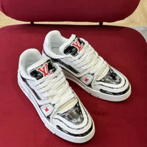 Louis Vuitton LV Sneakers 7 00 cover 2d274df9