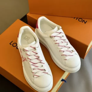 Louis Vuitton LV Sneakers 6 00 cover 32e46d8c