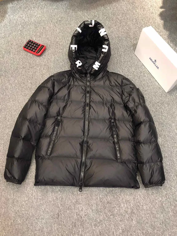 Moncler Down-Jacket 1 00 cover 7d87eafd