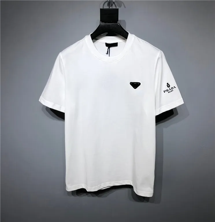 Prada tshirt 1 00 cover b5805e33