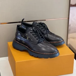 Louis Vuitton LV Sneakers - 124815516 4 00 cover ec1f5370