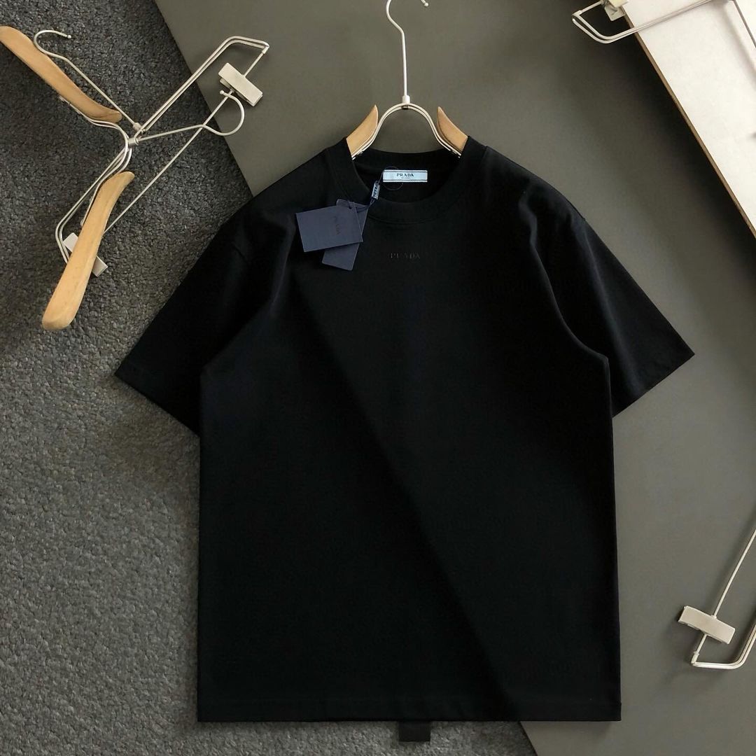 Prada tshirt 1 434017898 1202380330749207 4889794849262089201 n