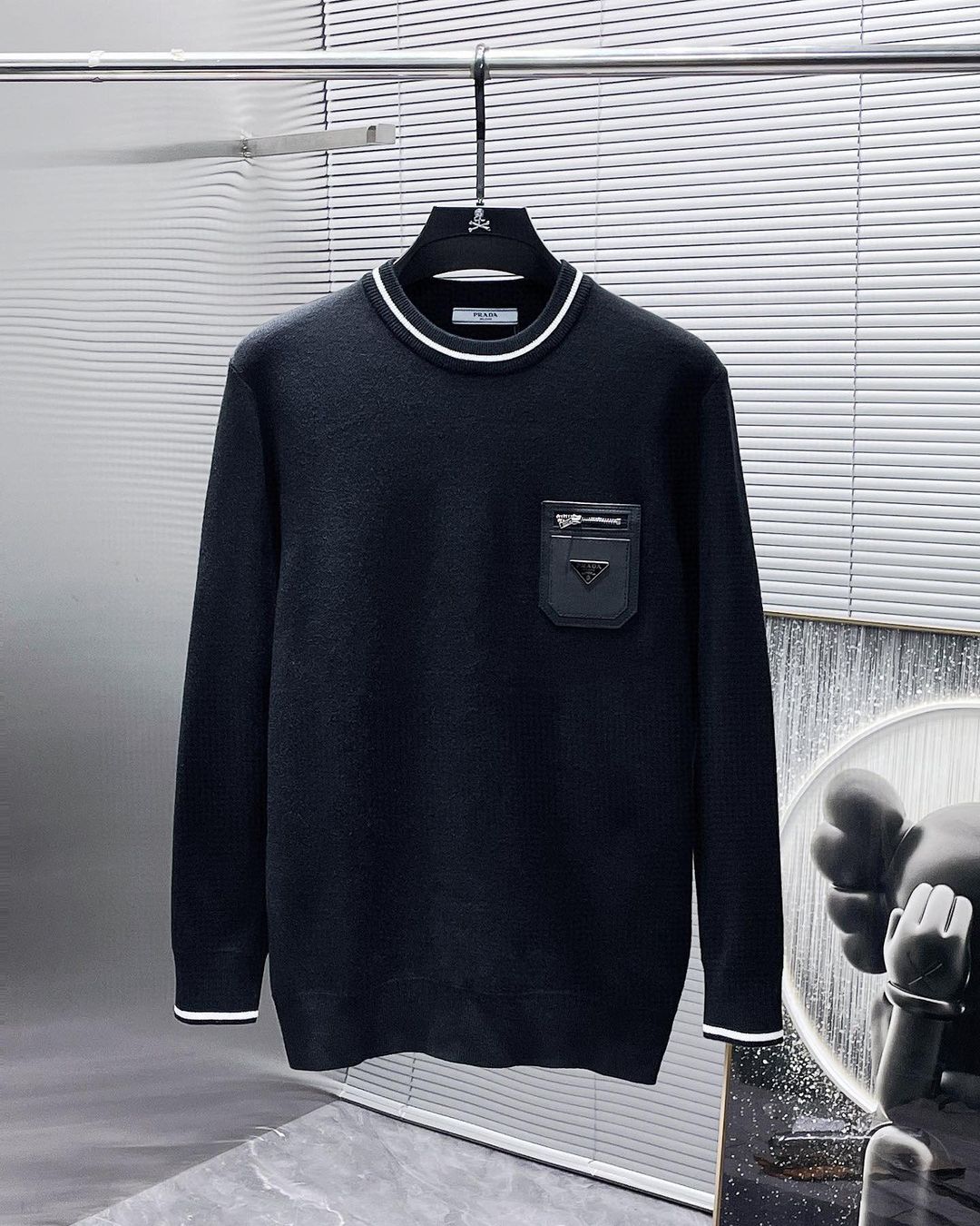 Prada Sweater 1 Snapinsta.app 407718196 904467323951789 1993536324756250837 n 1080