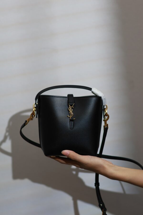 Saint Laurent Bag 1 GoOnlineTools image downloader 123